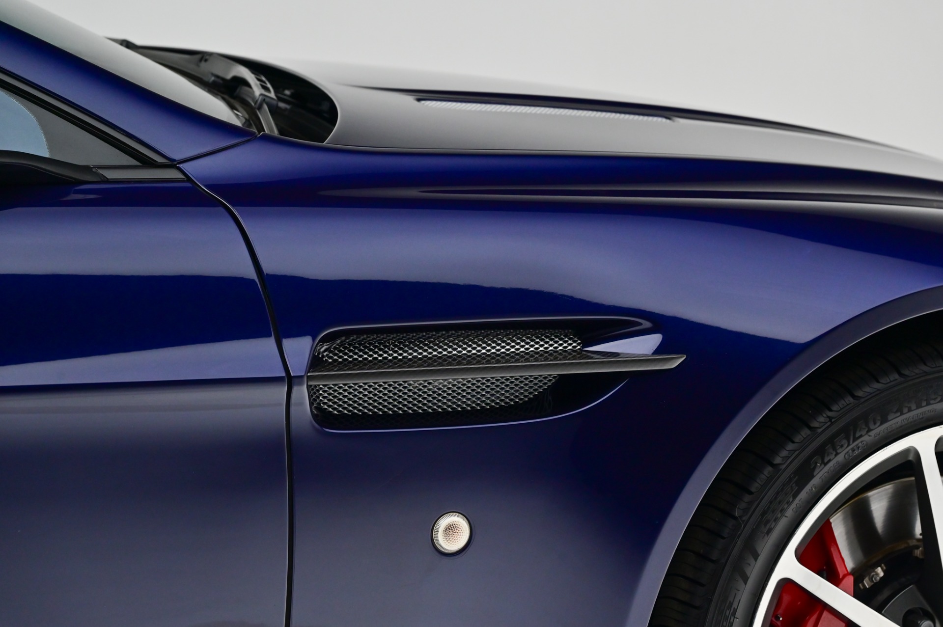 2012 Aston Martin V8 Vantage S photo 59