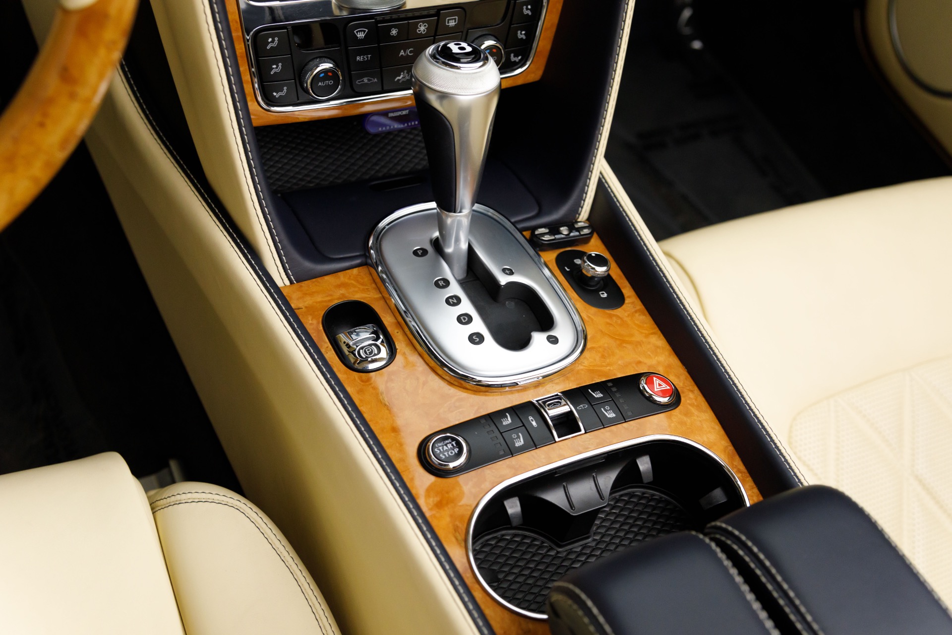 2014 Bentley Continental GTC photo 17