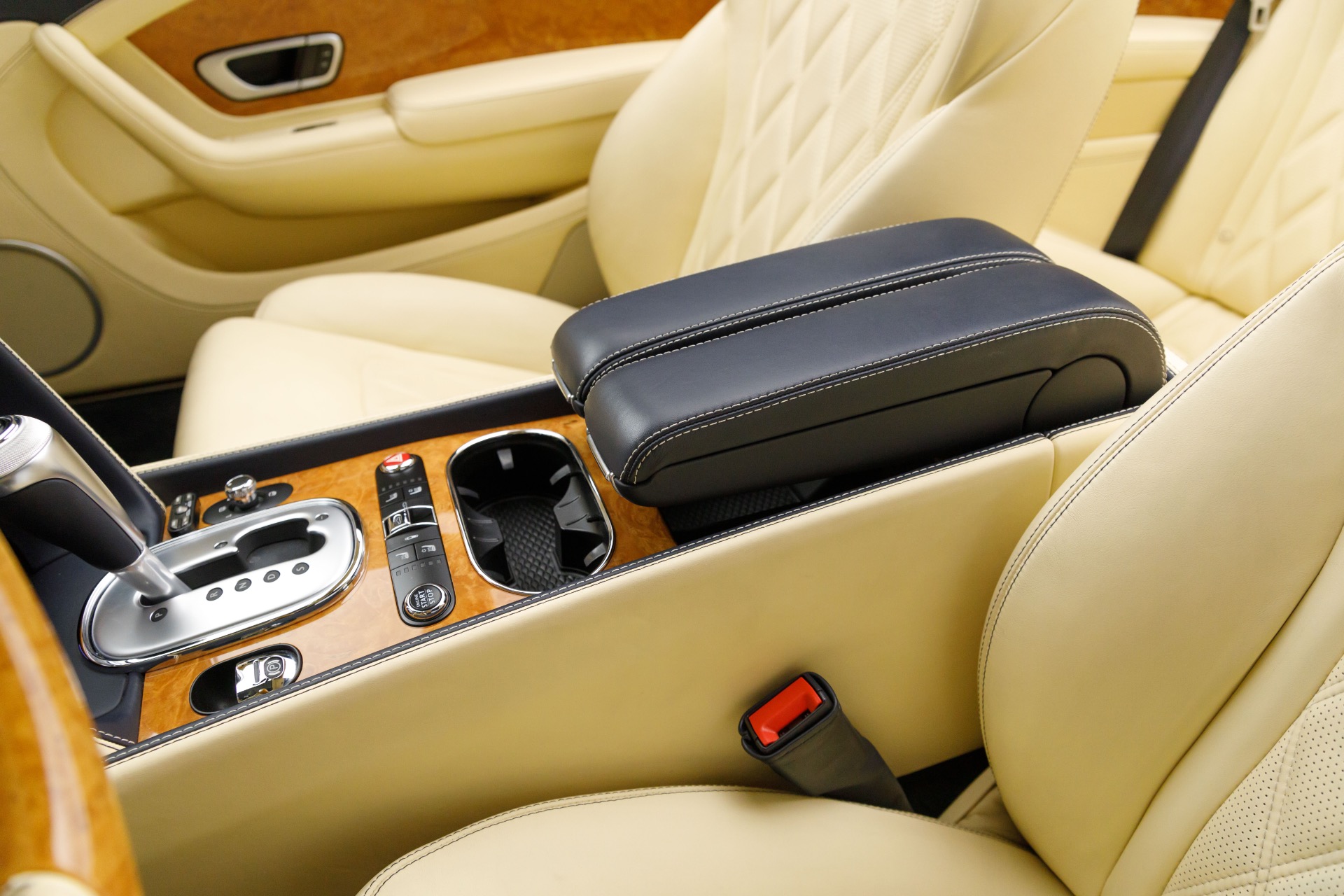 2014 Bentley Continental GTC photo 23