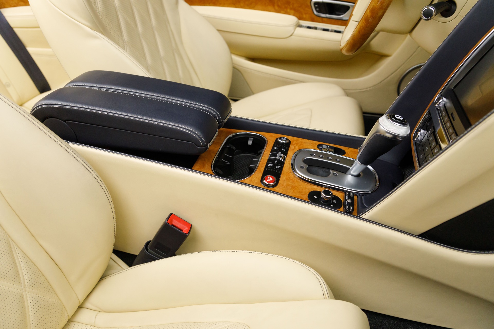 2014 Bentley Continental GTC photo 25