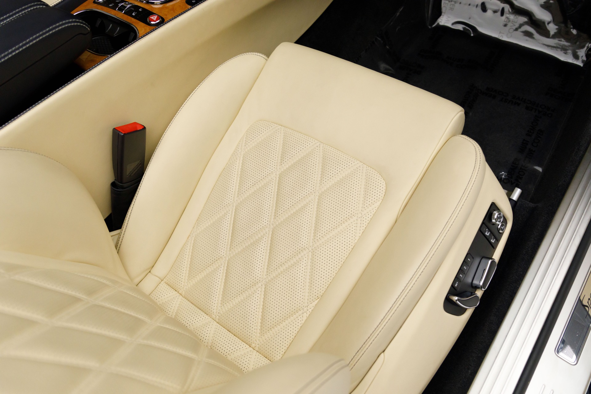 2014 Bentley Continental GTC photo 35