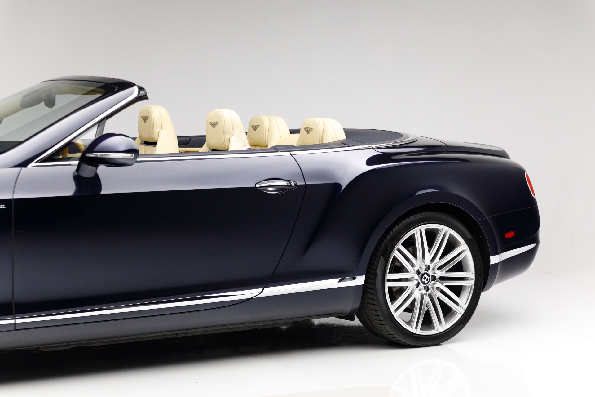 2014 Bentley Continental GTC photo 38