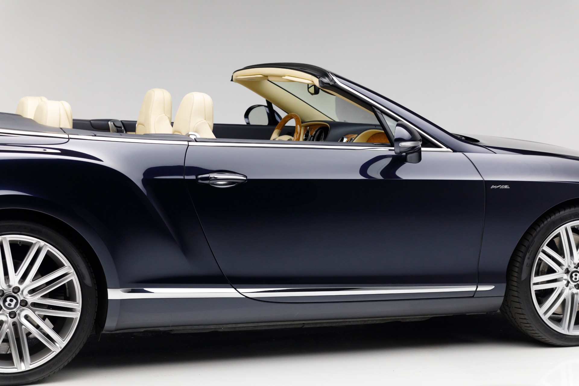 2014 Bentley Continental GTC photo 48