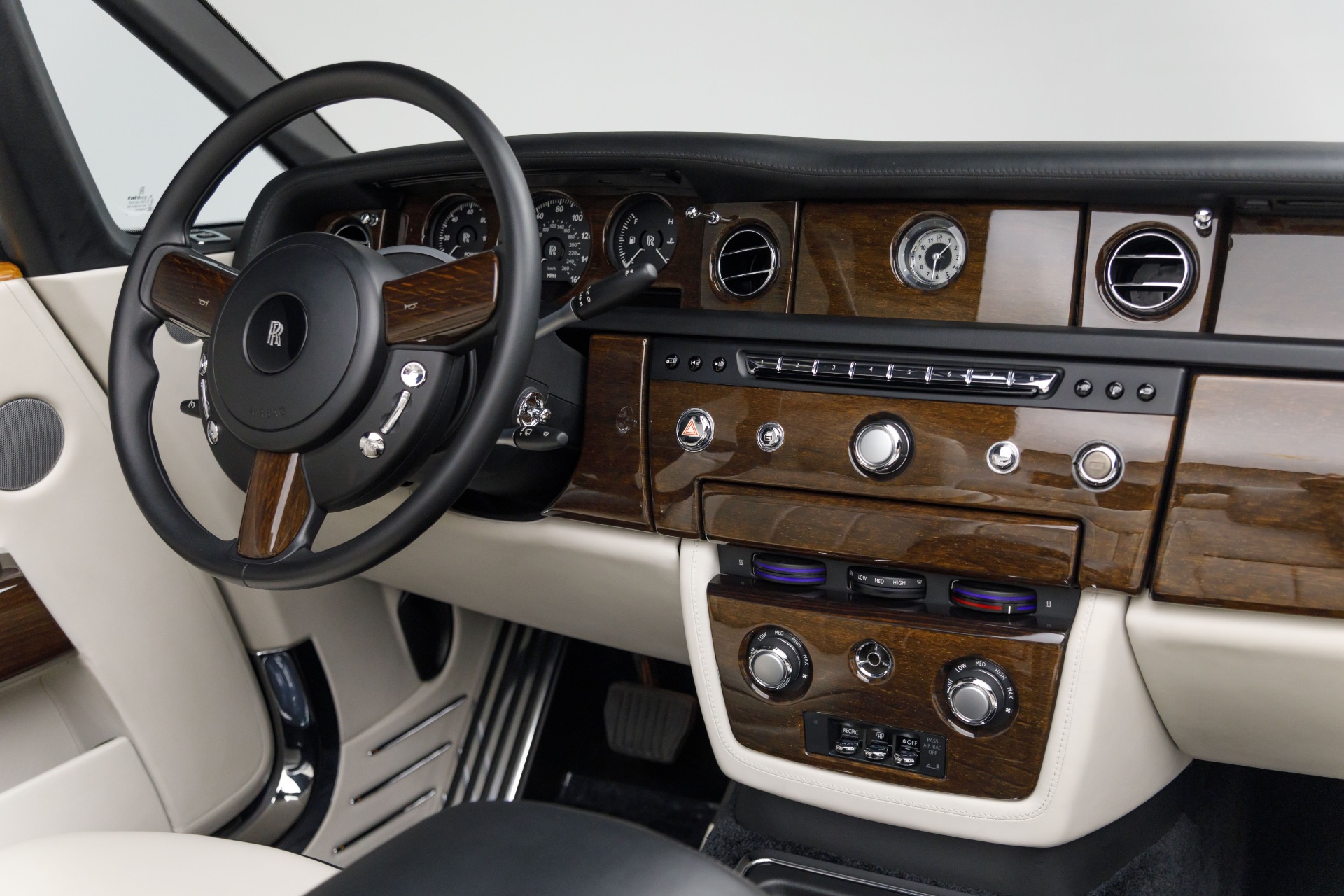 2014 Rolls Royce Phantom Drophead Coupe photo 7