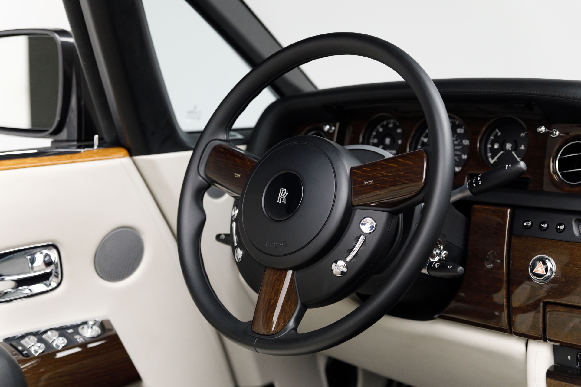 2014 Rolls Royce Phantom Drophead Coupe photo 9