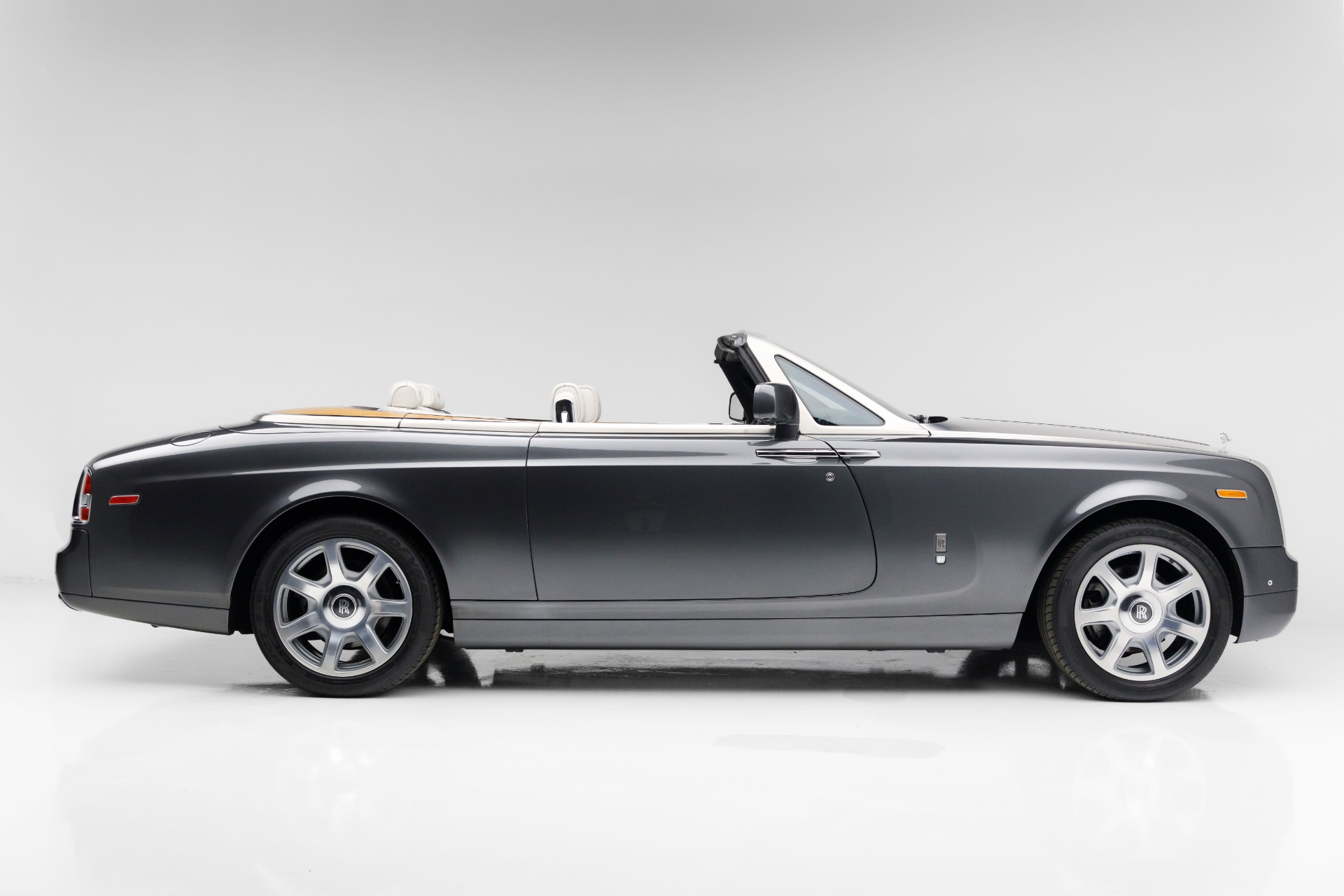 2014 Rolls Royce Phantom Drophead Coupe photo 10