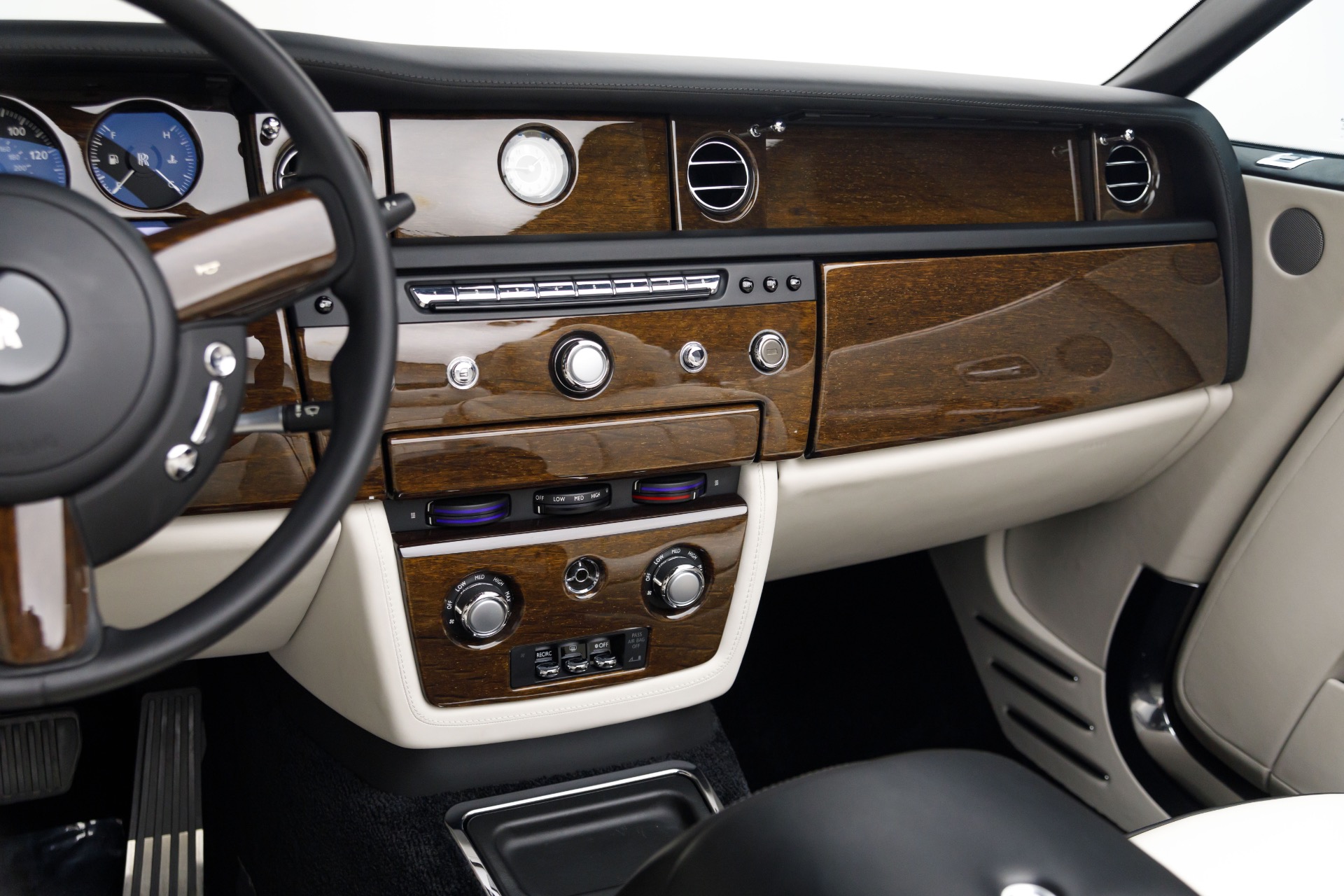 2014 Rolls Royce Phantom Drophead Coupe photo 13