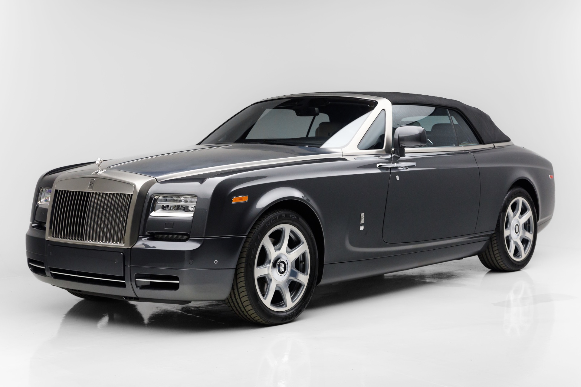 2014 Rolls Royce Phantom Drophead Coupe photo 14