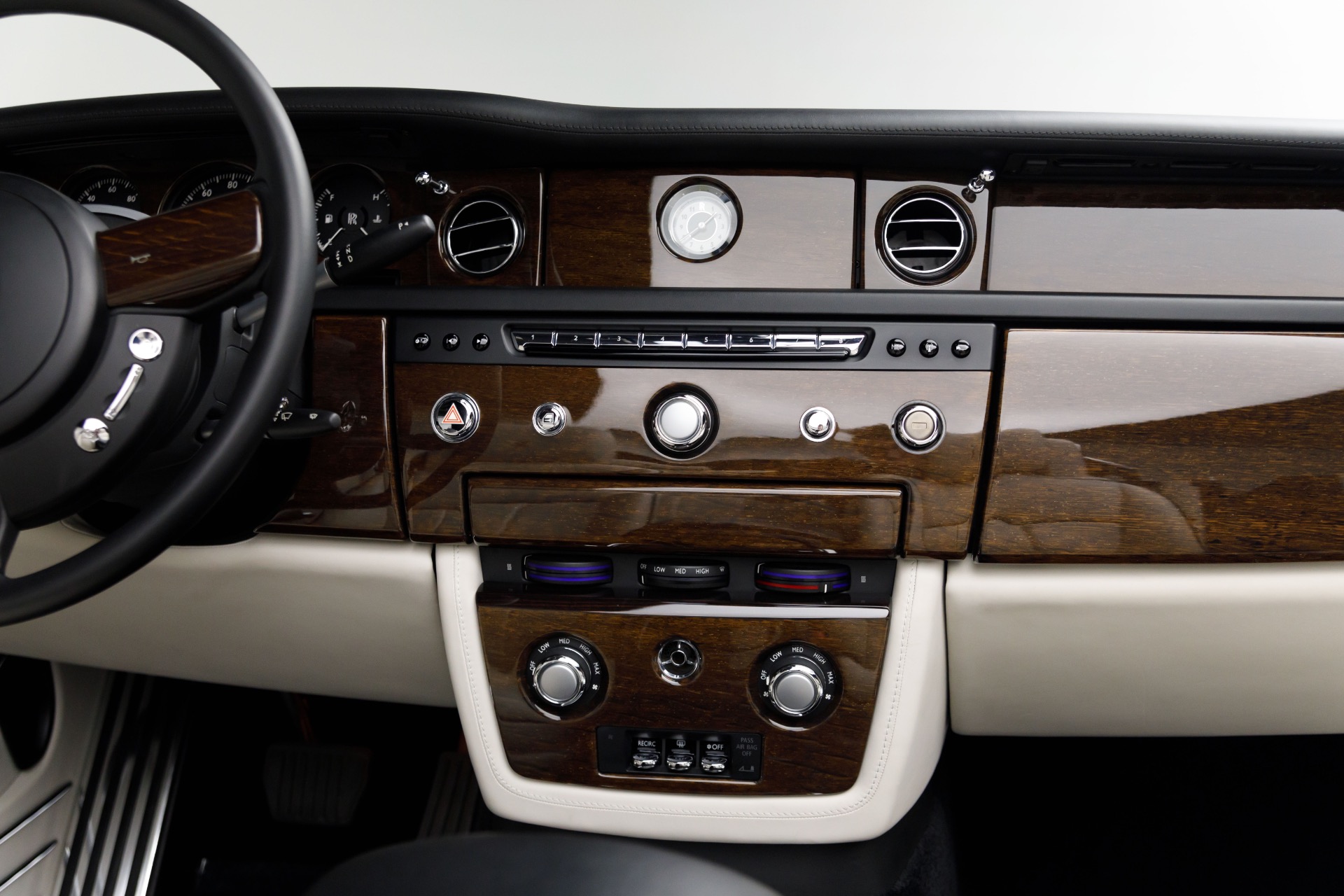 2014 Rolls Royce Phantom Drophead Coupe photo 17