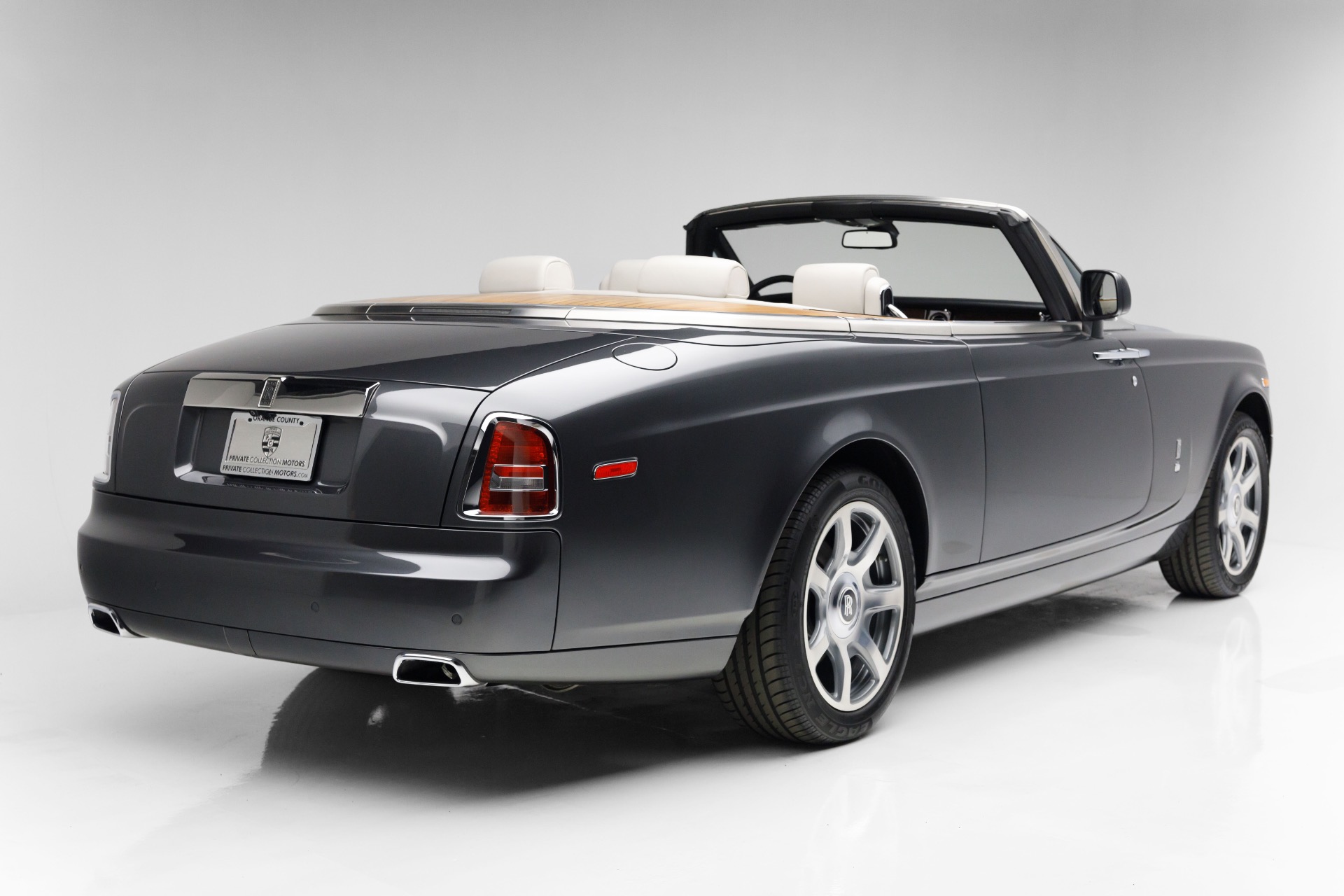 2014 Rolls Royce Phantom Drophead Coupe photo 24