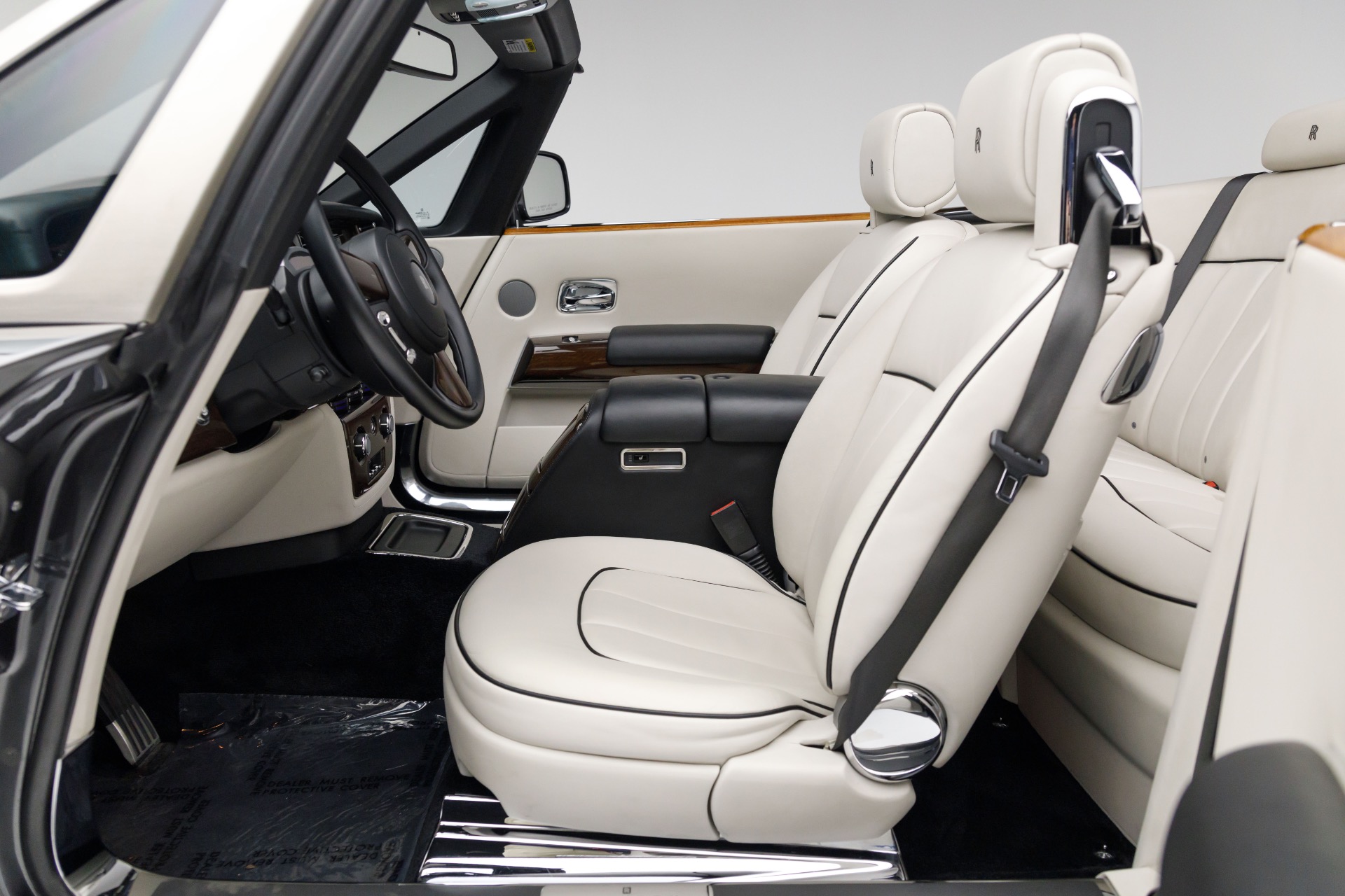 2014 Rolls Royce Phantom Drophead Coupe photo 29