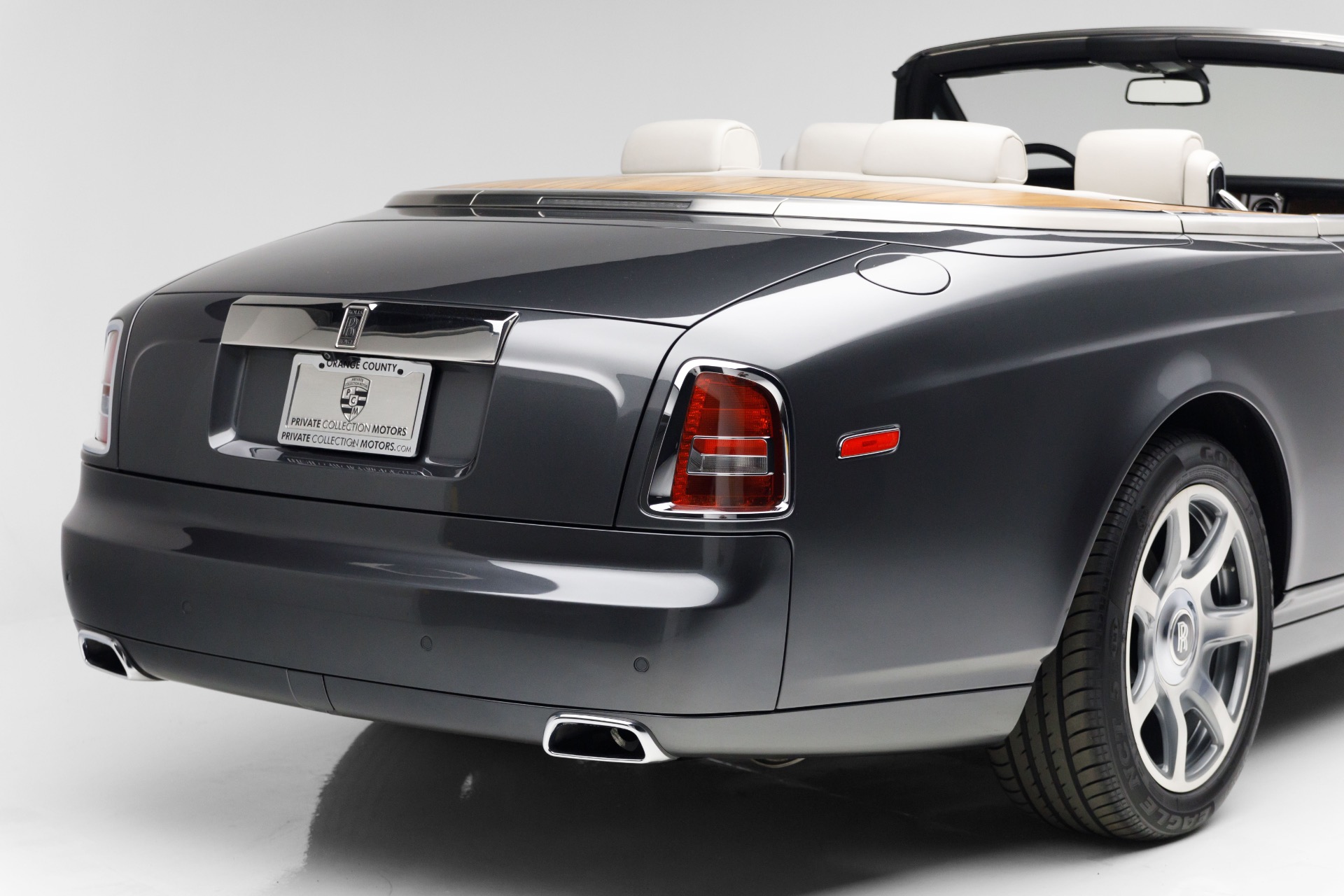 2014 Rolls Royce Phantom Drophead Coupe photo 38