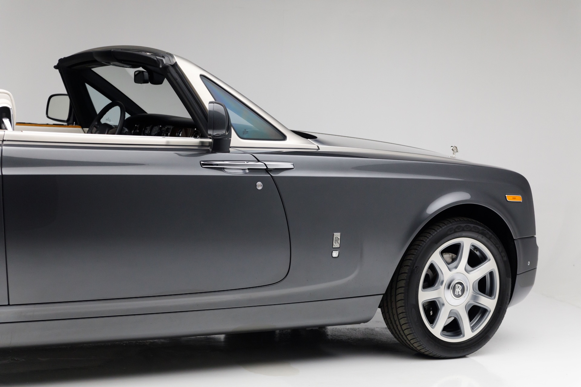 2014 Rolls Royce Phantom Drophead Coupe photo 40