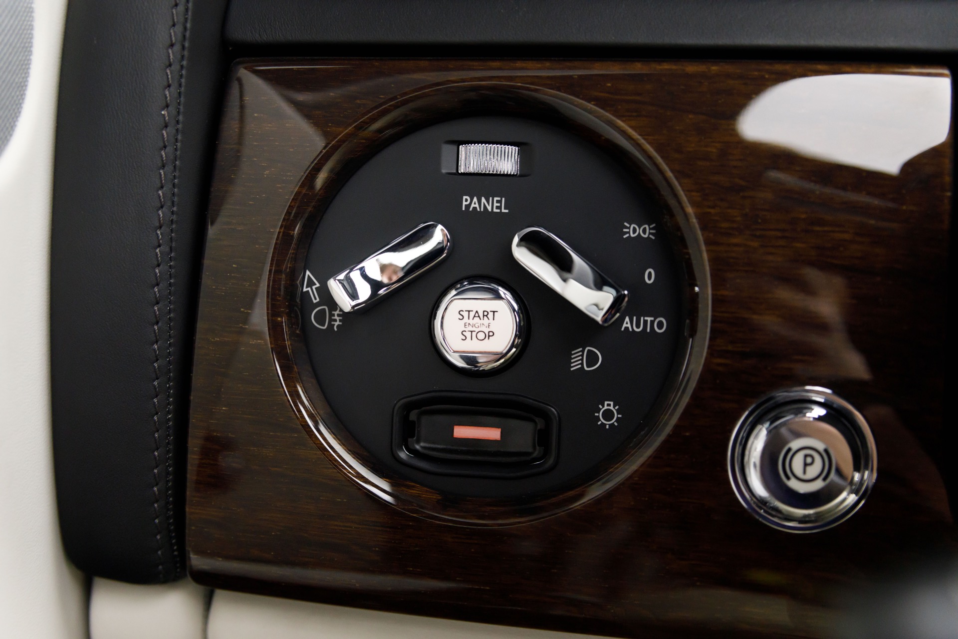 2014 Rolls Royce Phantom Drophead Coupe photo 46