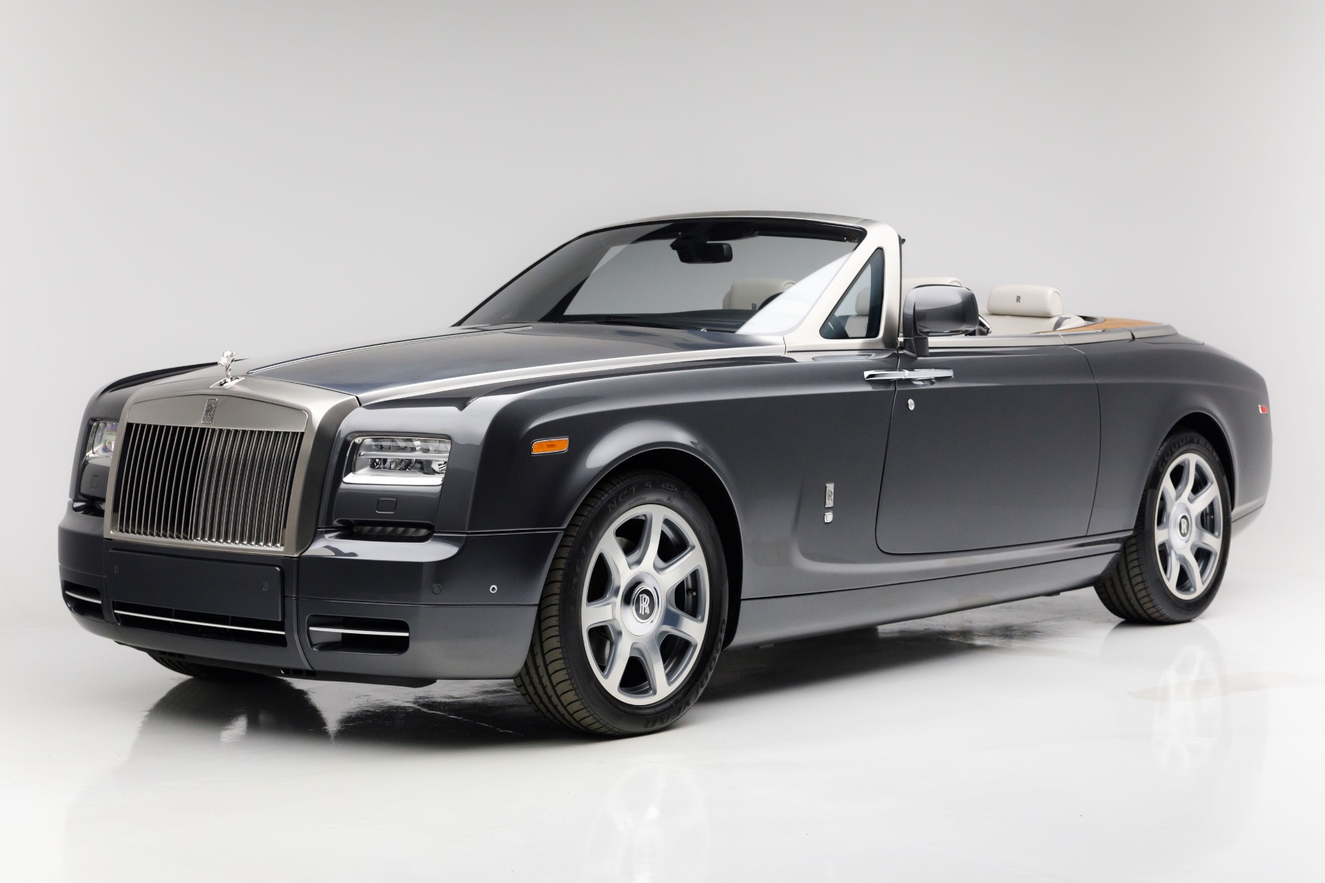 2014 Rolls Royce Phantom Drophead Coupe photo 6