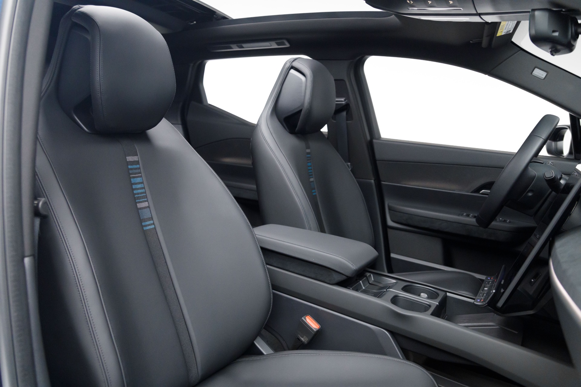 2023 Fisker Ocean Ocean One photo 4