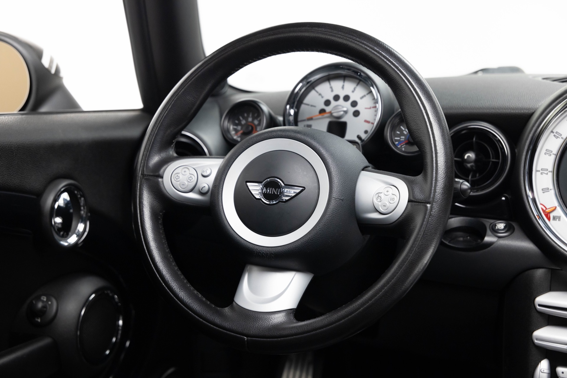2010 Mini Cooper Hardtop John Cooper Works photo 10