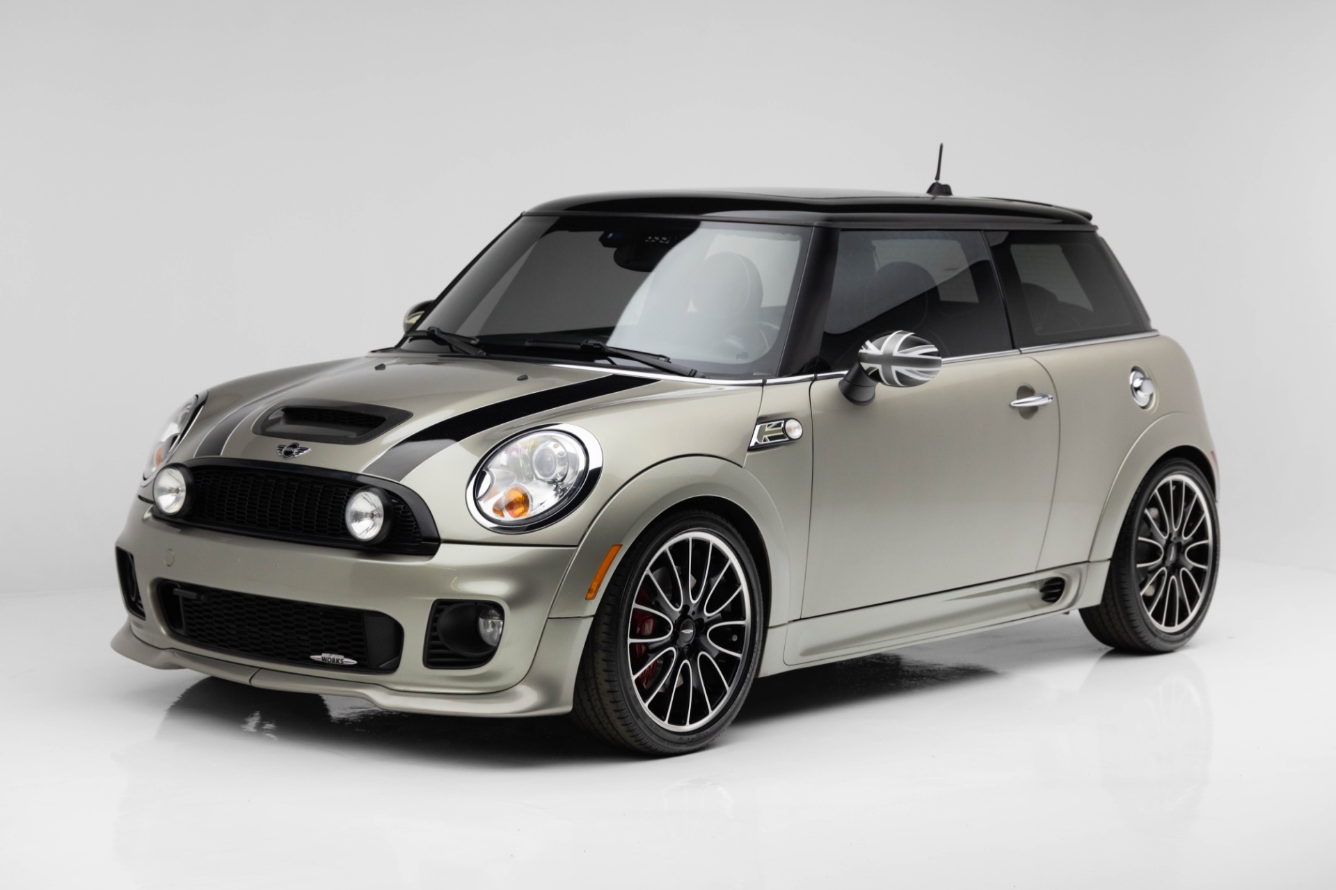 2010 Mini Cooper Hardtop John Cooper Works photo 13