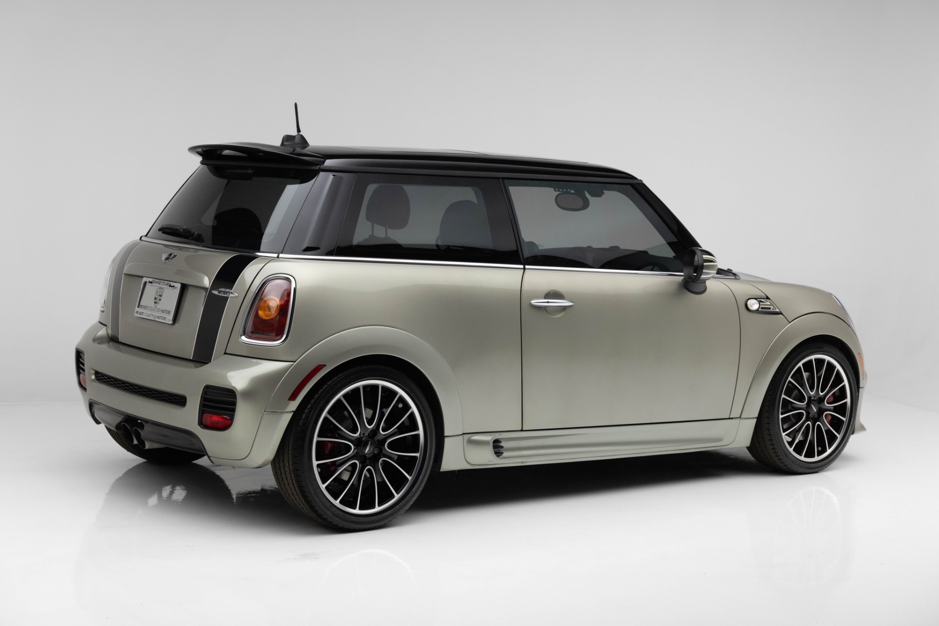 2010 Mini Cooper Hardtop John Cooper Works photo 19