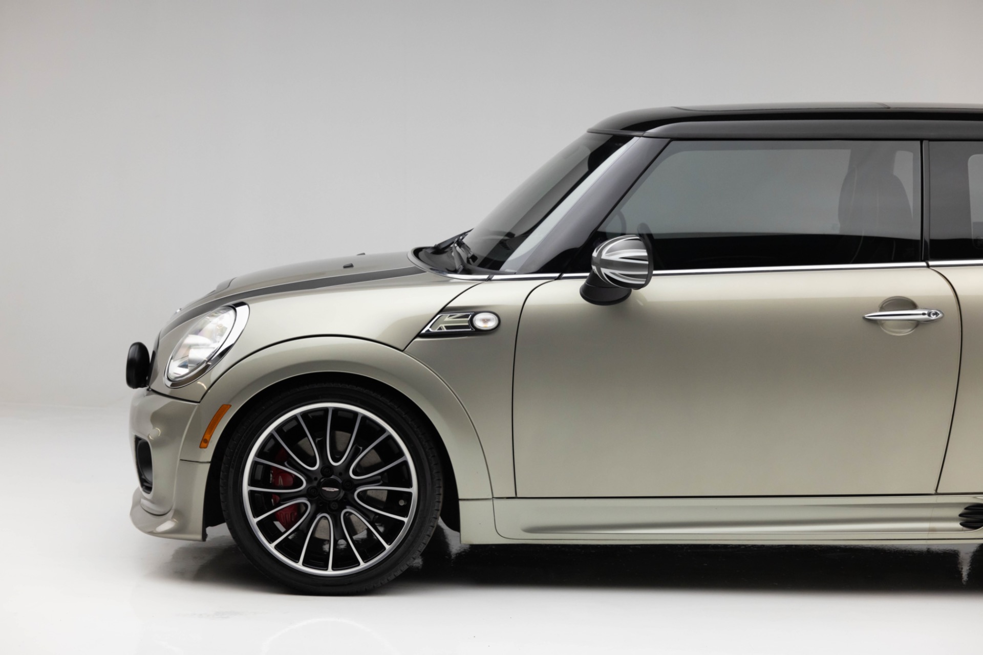 2010 Mini Cooper Hardtop John Cooper Works photo 21