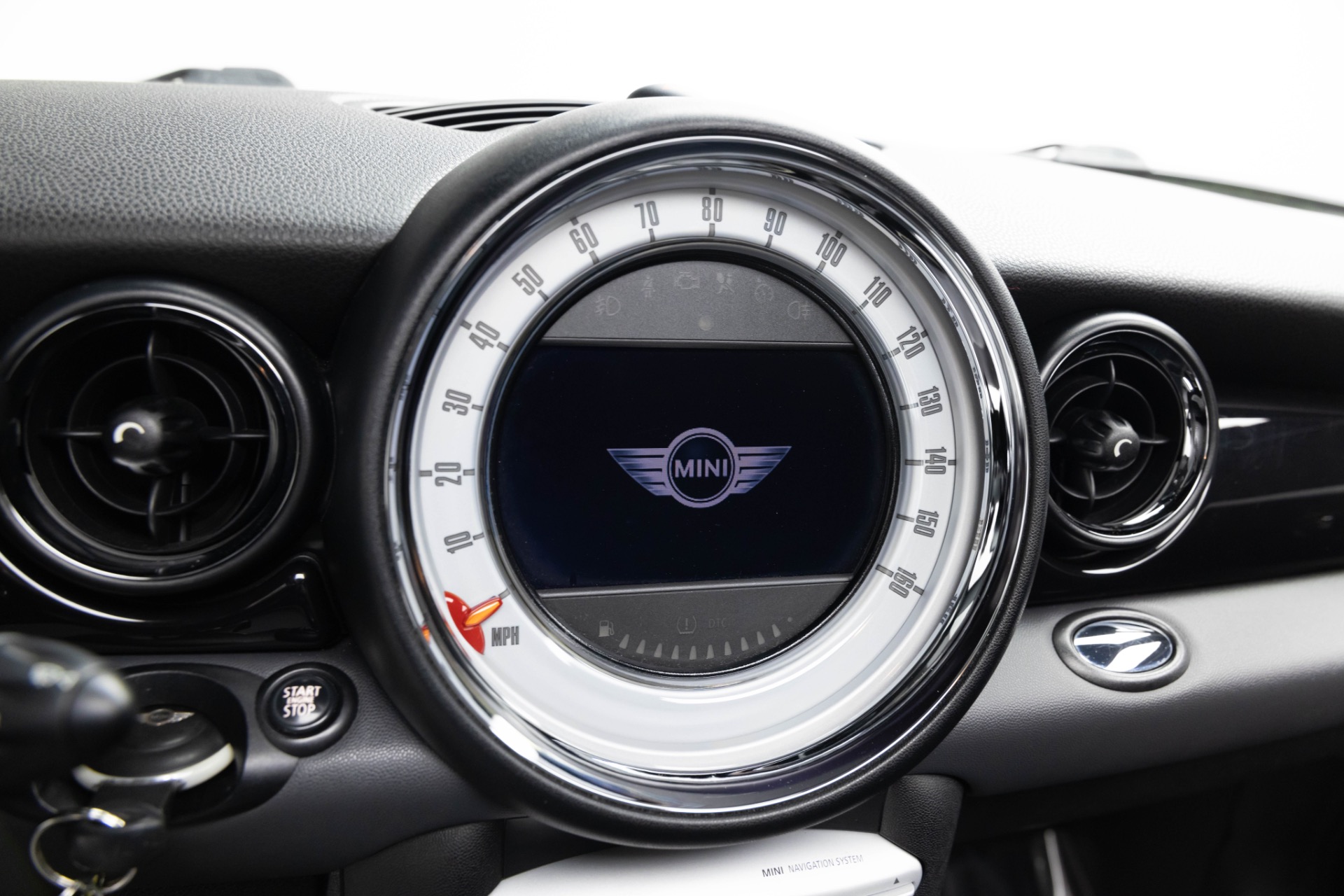 2010 Mini Cooper Hardtop John Cooper Works photo 28