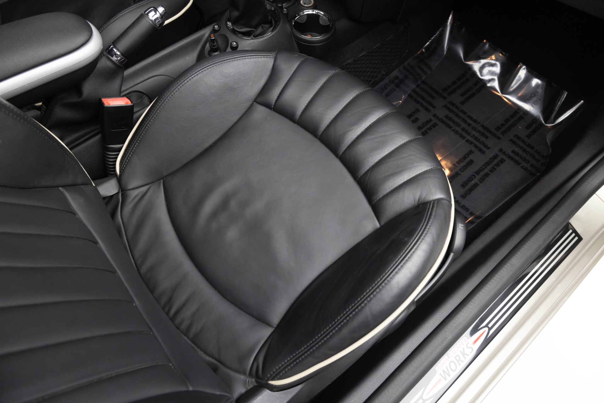 2010 Mini Cooper Hardtop John Cooper Works photo 34