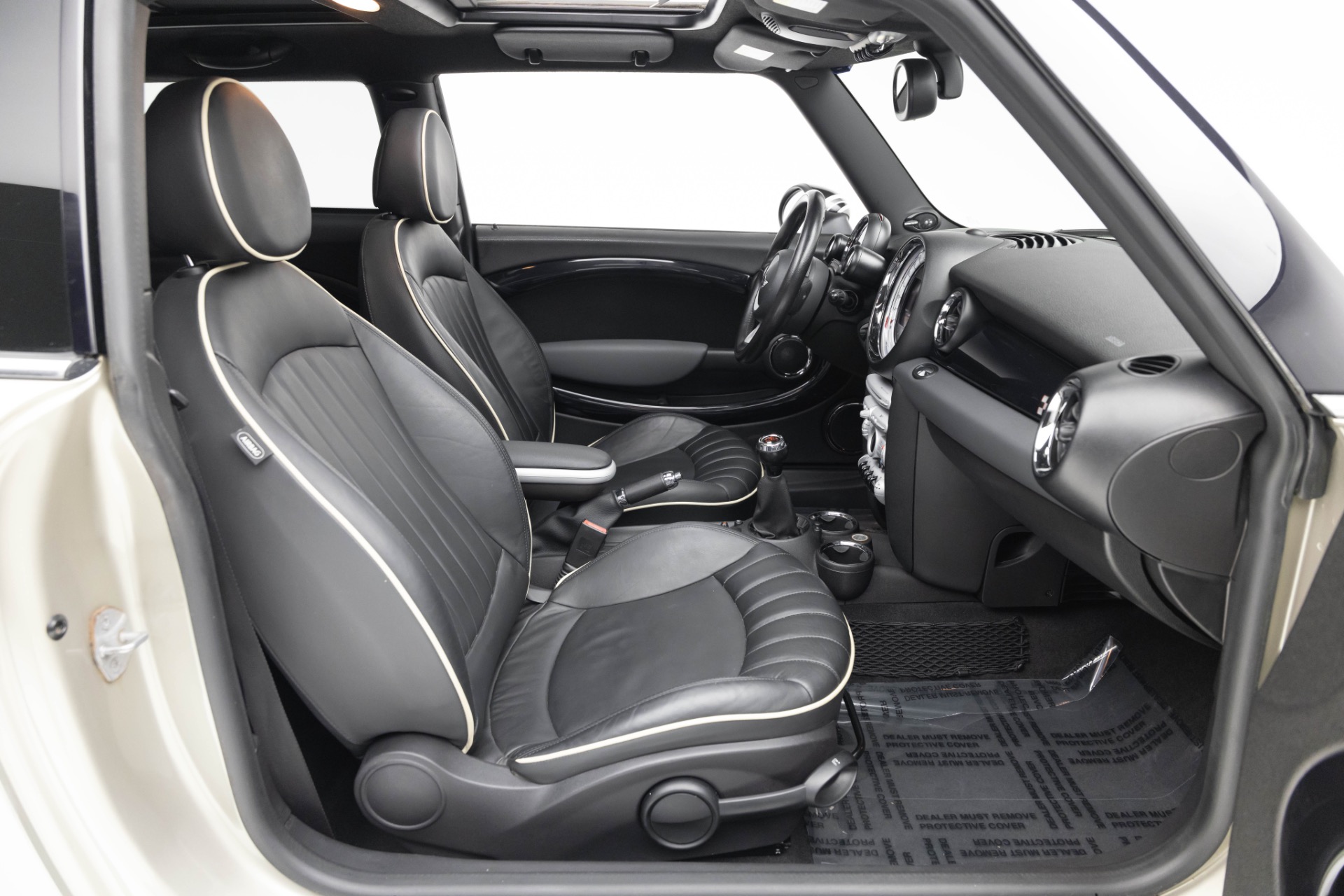 2010 Mini Cooper Hardtop John Cooper Works photo 38