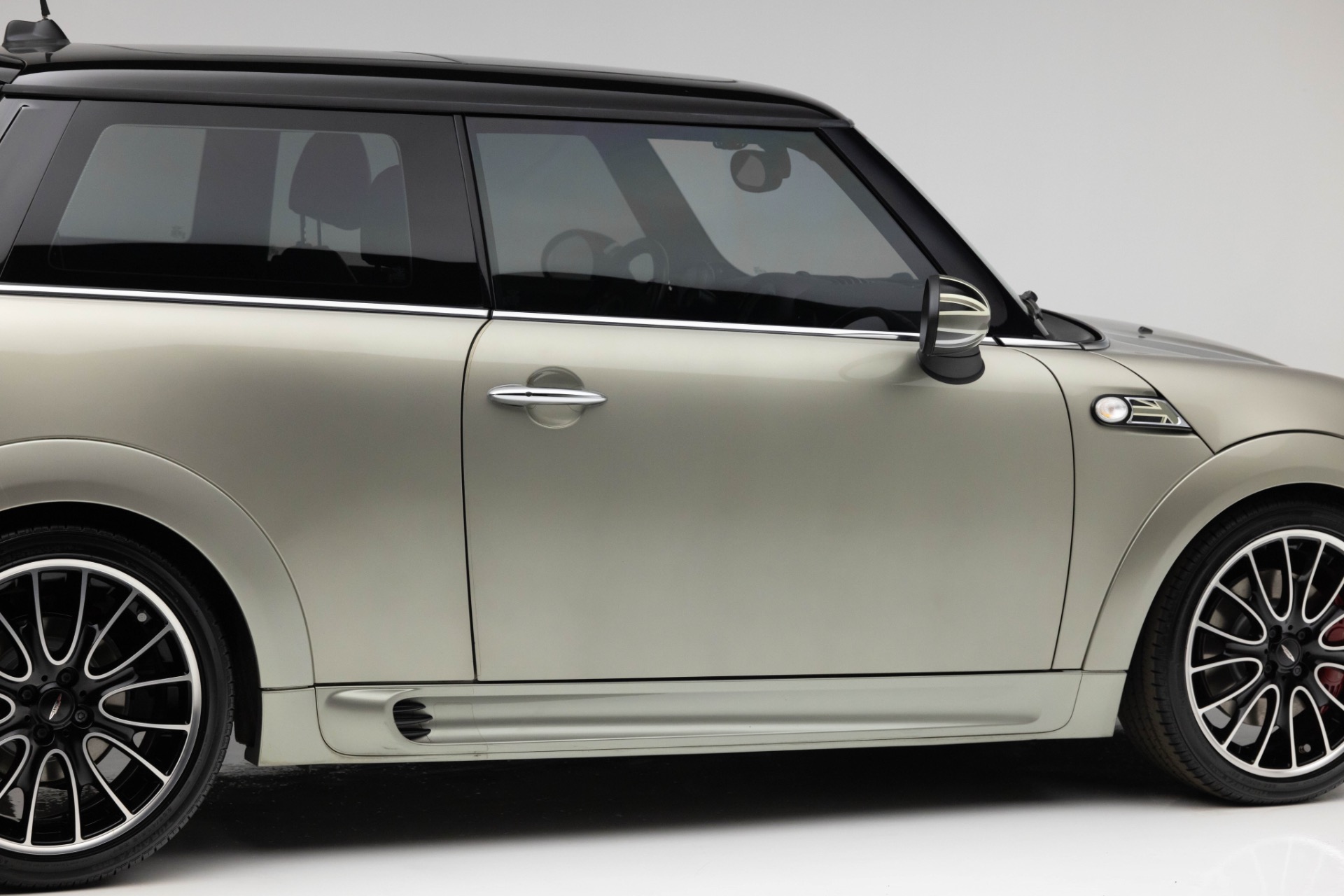 2010 Mini Cooper Hardtop John Cooper Works photo 43