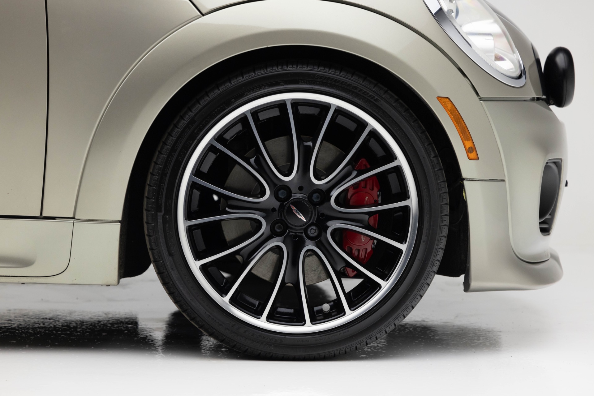 2010 Mini Cooper Hardtop John Cooper Works photo 45