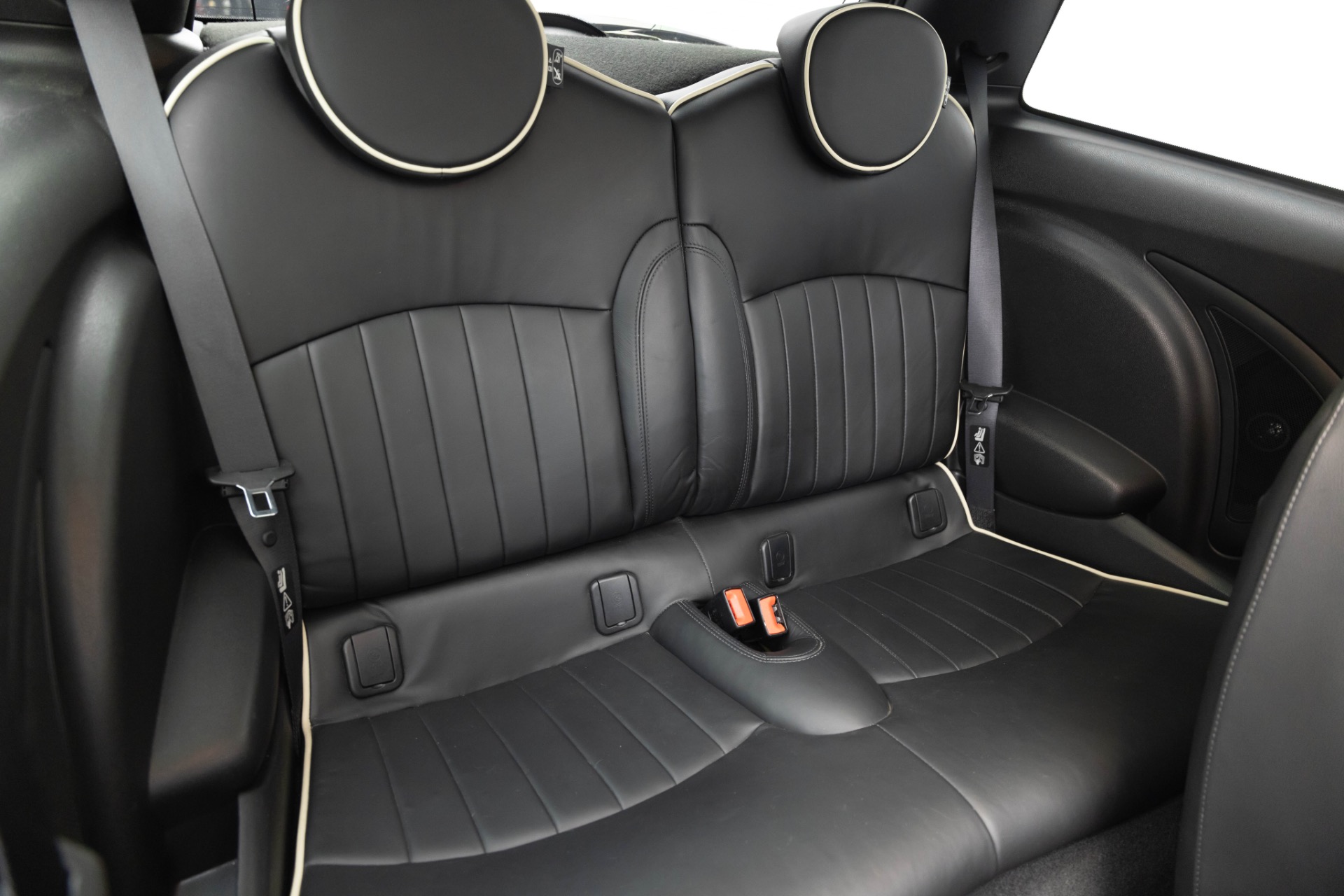 2010 Mini Cooper Hardtop John Cooper Works photo 46