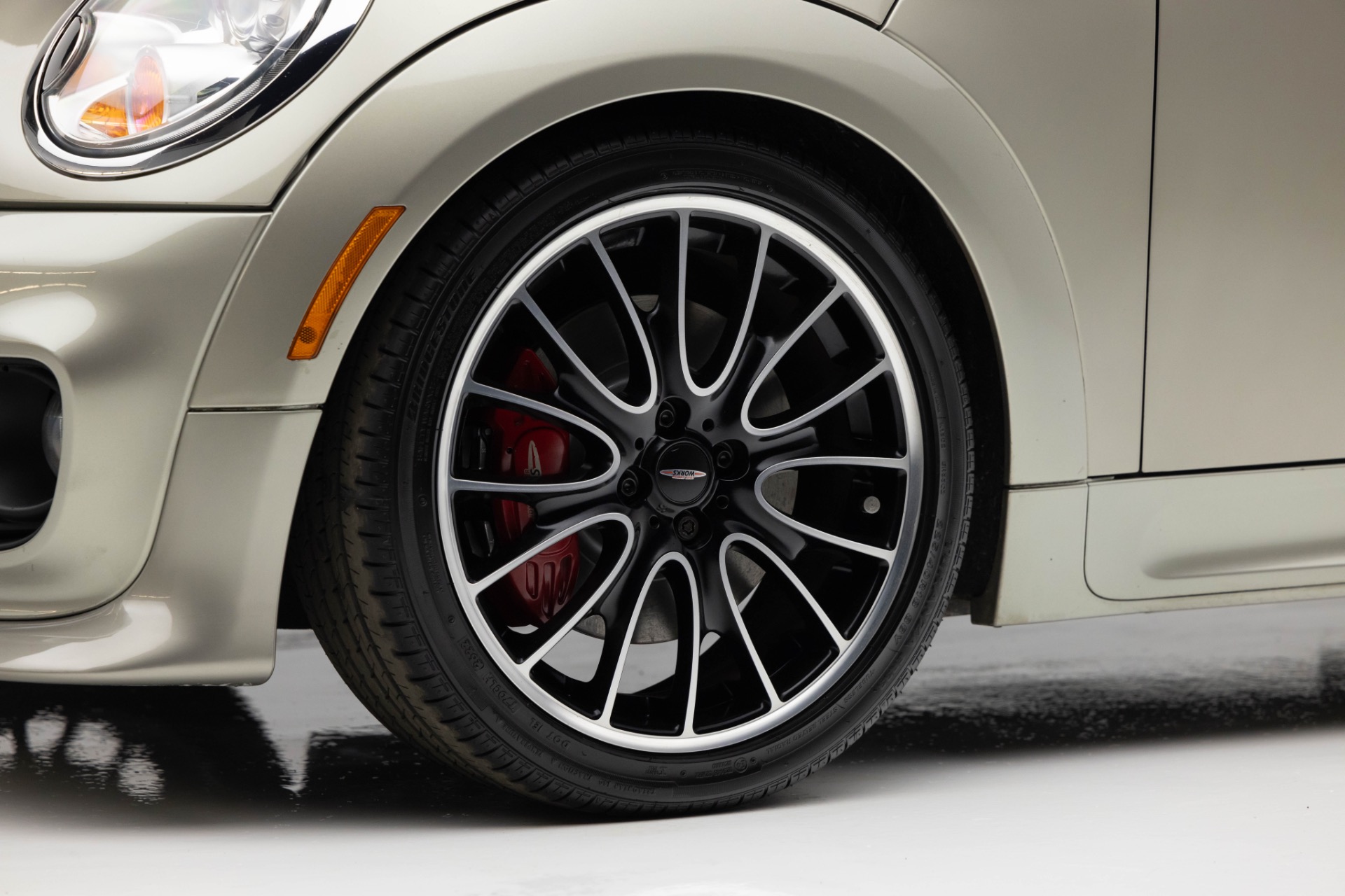 2010 Mini Cooper Hardtop John Cooper Works photo 48