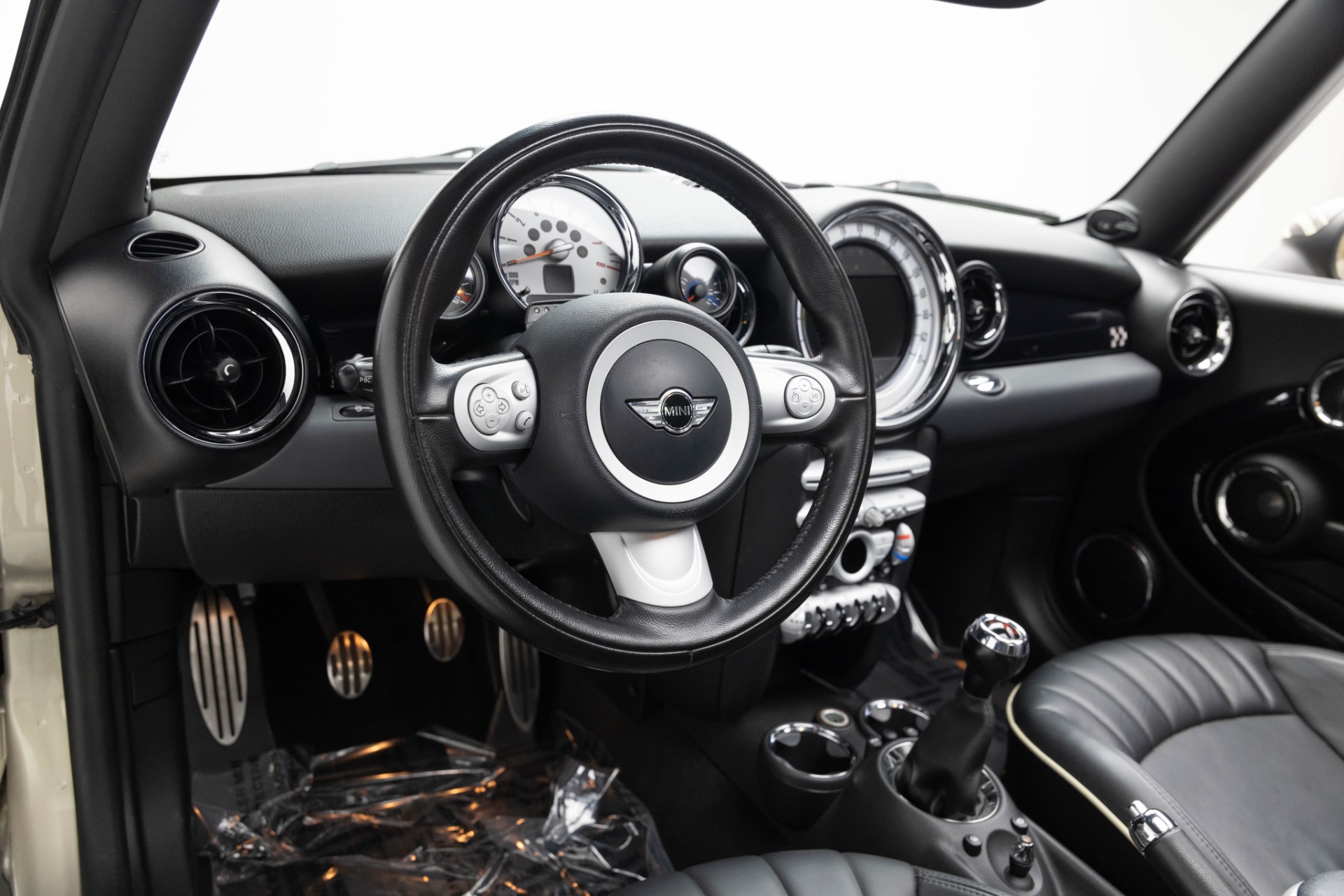 2010 Mini Cooper Hardtop John Cooper Works photo 6