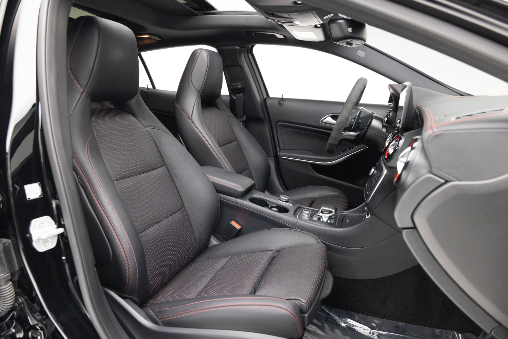 2017 Mercedes Benz GLA 45 AMG photo 4